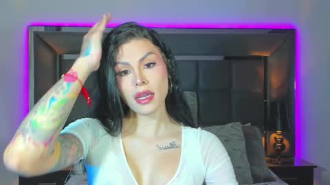 Emmily Santibaez online show from December 9, 2024, 1:45 pm