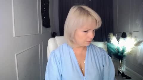 emmmam online show from September 29, 2025, 12:21 pm