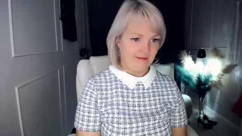 emmmam online show from November 18, 2025, 7:13 am