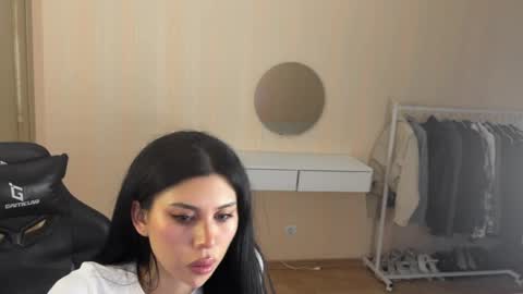 Snapshot of emmmylee chatting on March 31, 2026, 5:24 pm Emmy online show from March 31, 2026, 5:24 pm