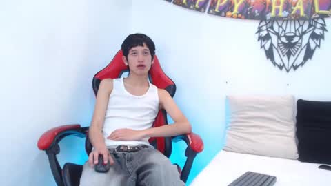 Snapshot of emmo_boy chatting on October 8, 2025, 12:47 pm SERGIO online show from October 8, 2025, 12:47 pm