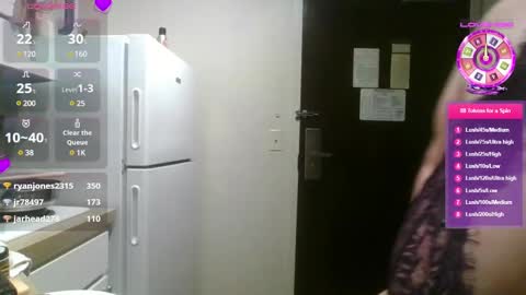 Snapshot of emmthaluscious chatting on March 6, 2025, 12:21 am emmthaluscious online show from March 6, 2025, 12:21 am