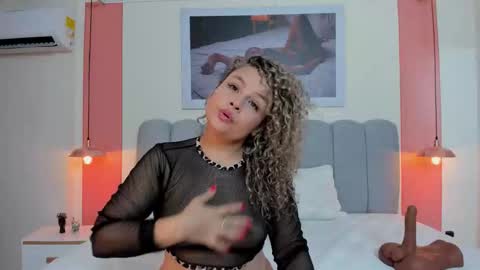 Snapshot of emmyboyd chatting on February 26, 2026, 11:53 am Emma online show from February 26, 2026, 11:53 am