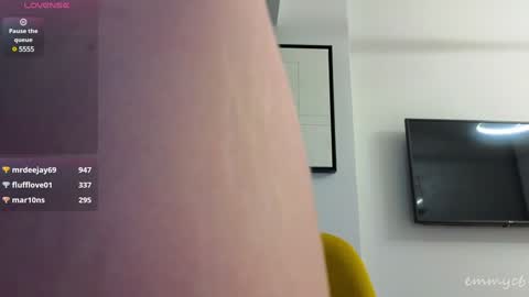 Em online show from December 19, 2024, 9:49 pm