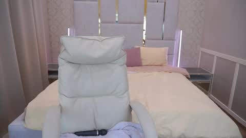 E M M Y online show from January 16, 2025, 12:53 pm