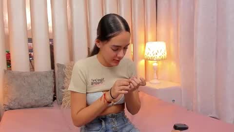 Snapshot of emmycruzz chatting on April 30, 2026, 7:20 pm emmy online show from April 30, 2026, 7:20 pm