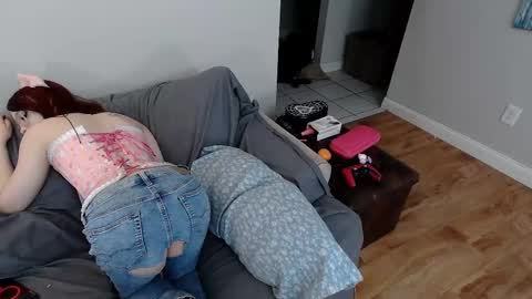 Snapshot of emodream1998media chatting on February 21, 2025, 6:48 pm EmoDream1998 online show from February 21, 2025, 6:48 pm