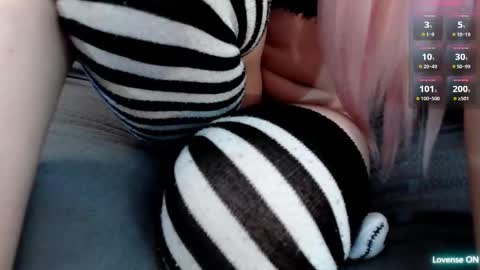 Snapshot of emodream1998media chatting on October 30, 2025, 9:44 am EmoDream1998 online show from October 30, 2025, 9:44 am