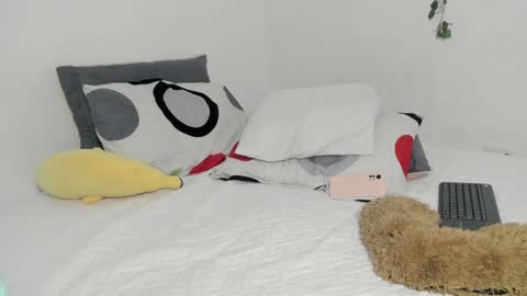 Snapshot of emperatriiiz chatting on December 15, 2024, 7:53 pm Emperatriz online show from December 15, 2024, 7:53 pm