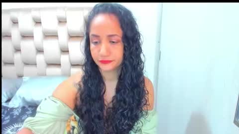 emperatriztapia online show from March 1, 2026, 9:39 pm