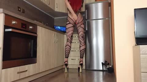 Empress Sara  online show from October 12, 2025, 3:00 pm