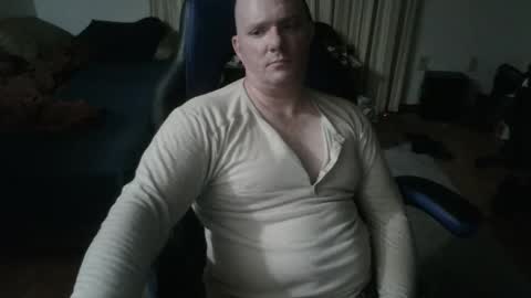 Snapshot of emsguy1 chatting on April 16, 2026, 4:35 am Matt online show from April 16, 2026, 4:35 am