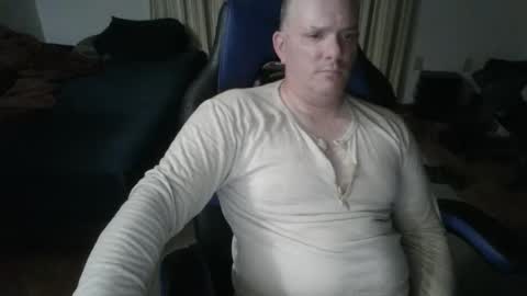Snapshot of emsguy1 chatting on May 5, 2026, 4:09 am Matt online show from May 5, 2026, 4:09 am