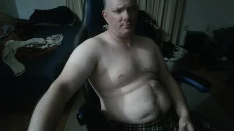 Snapshot of emsguy1 chatting on May 8, 2026, 4:40 am Matt online show from May 8, 2026, 4:40 am