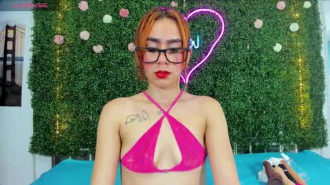 Snapshot of emy_0 chatting on January 4, 2025, 3:07 am Emy online show from January 4, 2025, 3:07 am