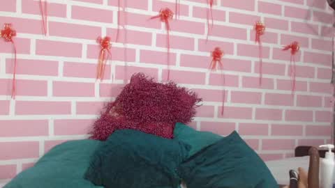 Snapshot of emy_0 chatting on March 7, 2025, 6:24 am Emy online show from March 7, 2025, 6:24 am