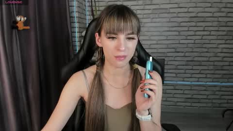 Snapshot of emy__angel chatting on September 22, 2025, 12:12 am emy__angel online show from September 22, 2025, 12:12 am