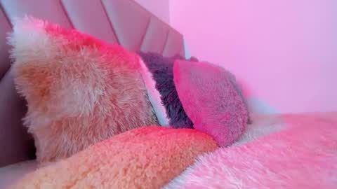 Emy online show from December 18, 2024, 11:02 am