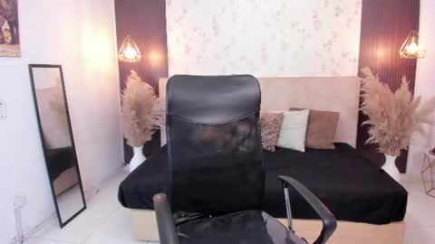Snapshot of emy_ly chatting on June 21, 2026, 3:53 am emy online show from June 21, 2026, 3:53 am