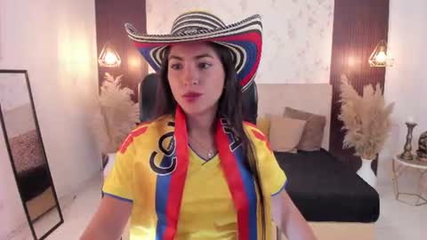 Snapshot of emy_ly chatting on July 7, 2026, 11:25 am emy online show from July 7, 2026, 11:25 am