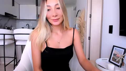 emyconneer online show from January 24, 2025, 3:34 pm