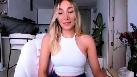 emyconneer online show from February 19, 2025, 3:05 pm