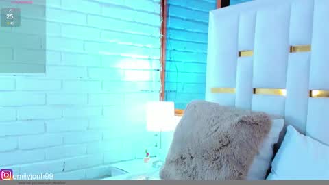 EMYLY  online show from January 21, 2025, 3:26 am