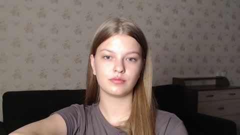 Snapshot of emysway chatting on December 2, 2024, 3:03 pm EmySway online show from December 2, 2024, 3:03 pm