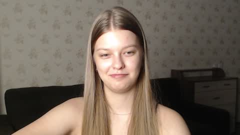 Snapshot of emysway chatting on December 27, 2024, 4:54 pm EmySway online show from December 27, 2024, 4:54 pm