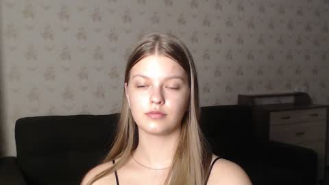 Snapshot of emysway chatting on December 29, 2024, 12:30 am EmySway online show from December 29, 2024, 12:30 am