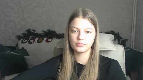 Snapshot of emysway chatting on January 7, 2025, 9:14 pm EmySway online show from January 7, 2025, 9:14 pm