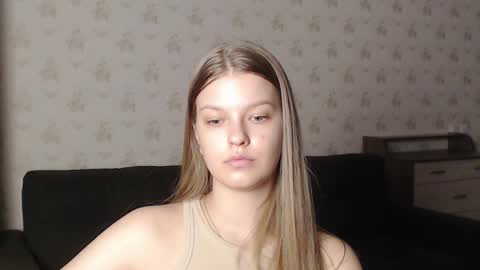 Snapshot of emysway chatting on February 12, 2025, 12:44 pm EmySway online show from February 12, 2025, 12:44 pm