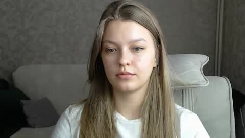 Snapshot of emysway chatting on February 14, 2025, 4:15 am EmySway online show from February 14, 2025, 4:15 am