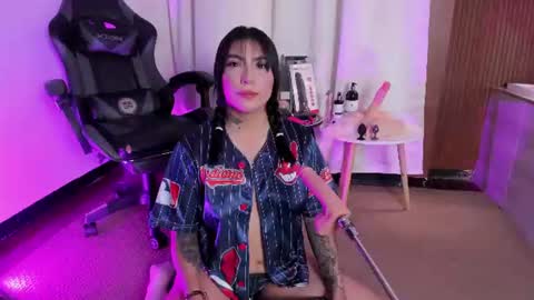 Snapshot of emywilliams25 chatting on July 20, 2026, 7:05 pm Emy Williams online show from July 20, 2026, 7:05 pm