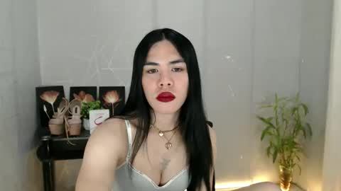 enchantress_mia03 online show from May 28, 2026, 1:30 pm