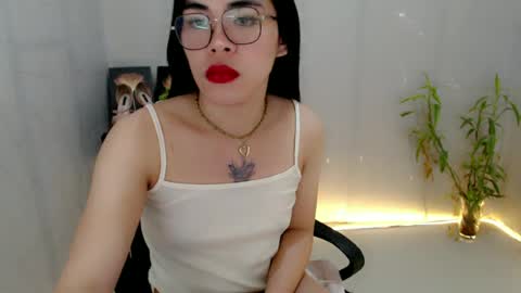 enchantress_mia03 online show from July 7, 2026, 3:42 am