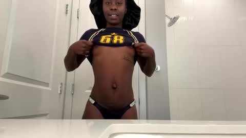 Enchantress online show from February 5, 2026, 4:39 am