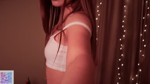 Snapshot of endlessmia chatting on January 1, 2025, 2:30 am Mia online show from January 1, 2025, 2:30 am