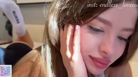 Snapshot of endlessmia chatting on January 18, 2026, 12:03 am Mia online show from January 18, 2026, 12:03 am