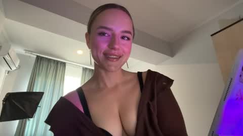 endlessvelour online show from May 21, 2026, 9:27 am