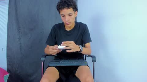 Snapshot of endryboy chatting on July 19, 2026, 12:36 am KING online show from July 19, 2026, 12:36 am