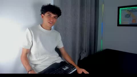 Salo online show from April 14, 2026, 3:51 pm