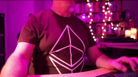 Snapshot of energybra chatting on November 20, 2025, 11:48 pm uk online show from November 20, 2025, 11:48 pm