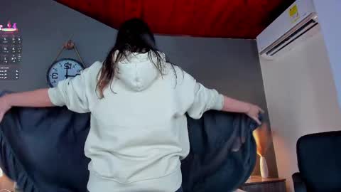 Snapshot of engelstone_ chatting on February 23, 2025, 2:07 am E N G E L online show from February 23, 2025, 2:07 am