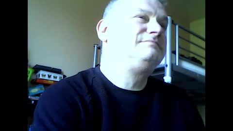 englishguysurrey online show from April 24, 2026, 8:28 am