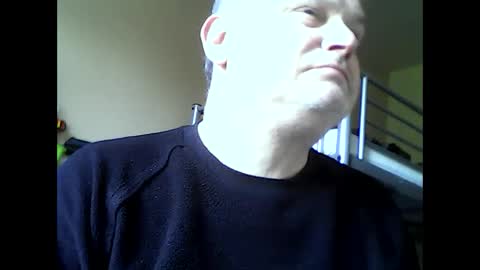 englishguysurrey online show from May 6, 2026, 9:14 am