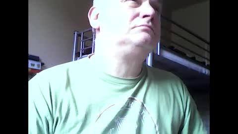 englishguysurrey online show from May 15, 2026, 9:38 am
