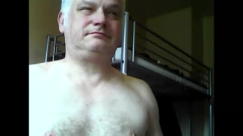 englishguysurrey online show from May 28, 2026, 7:27 am