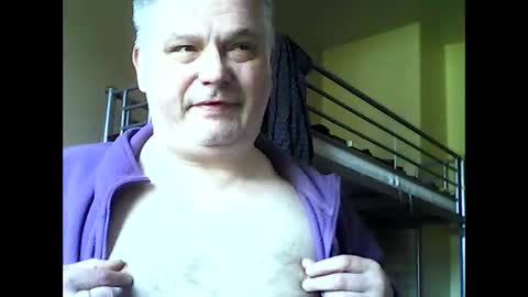 englishguysurrey online show from May 30, 2026, 7:16 am