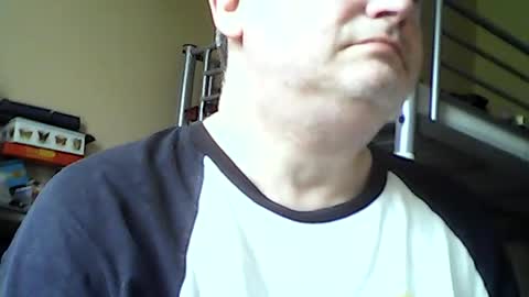 englishguysurrey online show from June 19, 2026, 1:48 pm